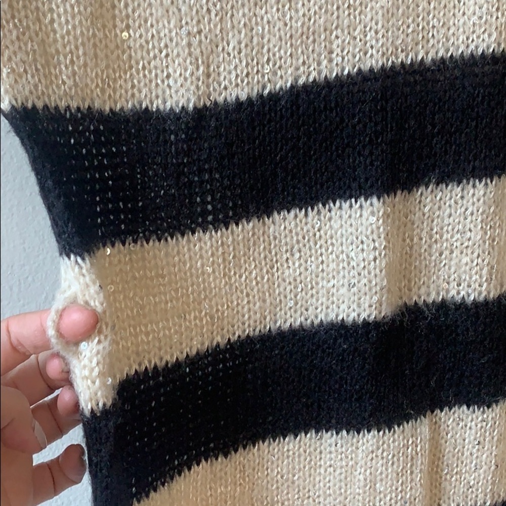 Sweater - Picture 4 of 4